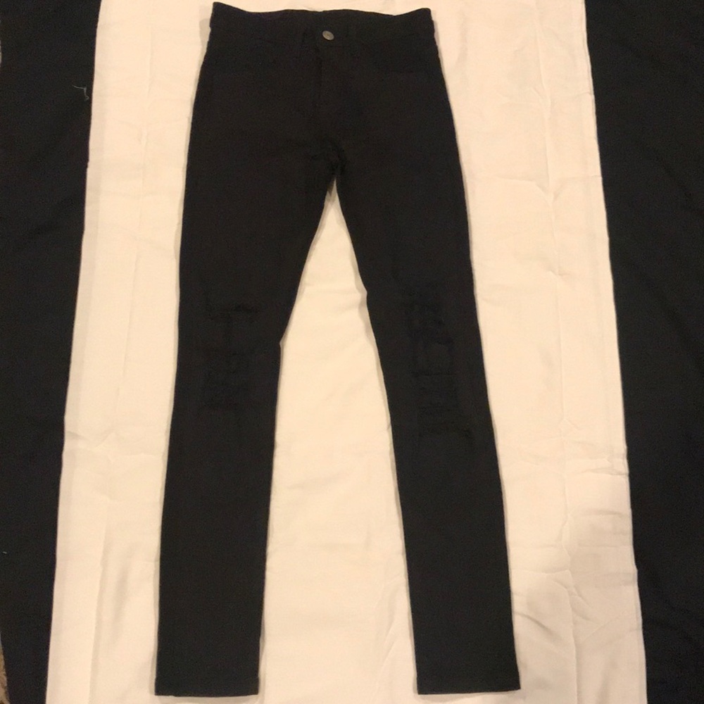 Women’s black ripped jeans size small